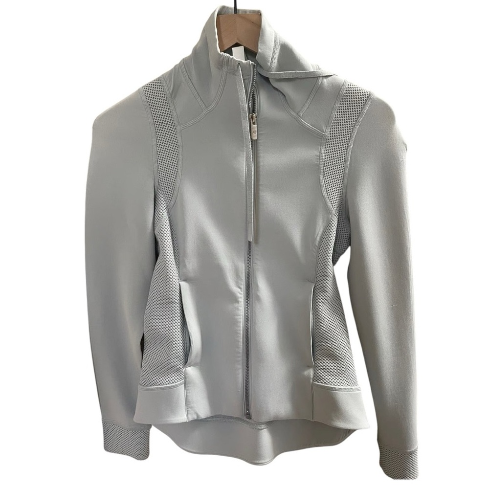 Lululemon Women's Hot Mesh Size 4 Light Blue Jacket GUC